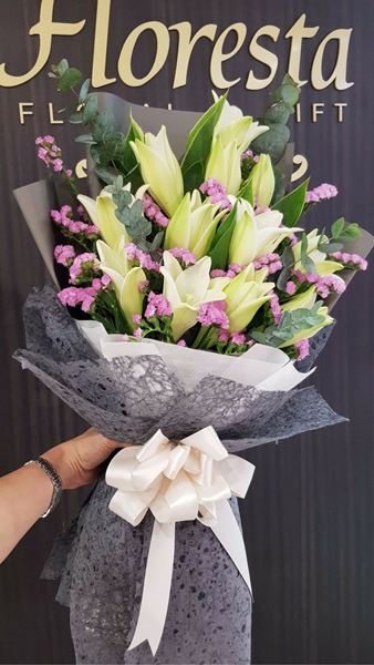Picture of HB033 - Lily Bouquet