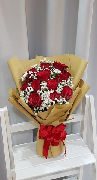 Picture of HB002 - 12 Roses Bouquet
