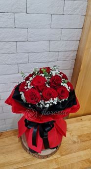 Picture of HB001 - 12 Roses Bouquet