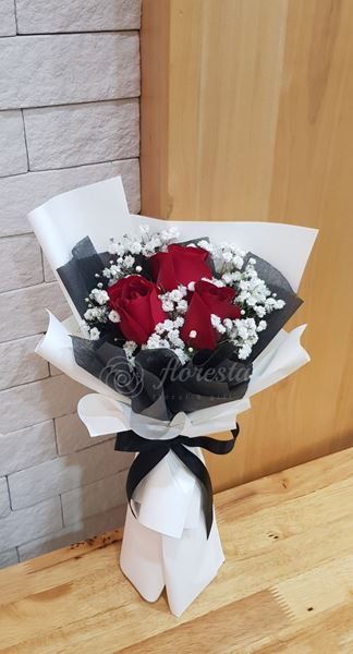 Picture of HB032 - 3 Roses Bouquet