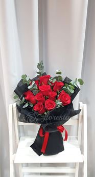 Picture of HB017 - 12 Roses Bouquet