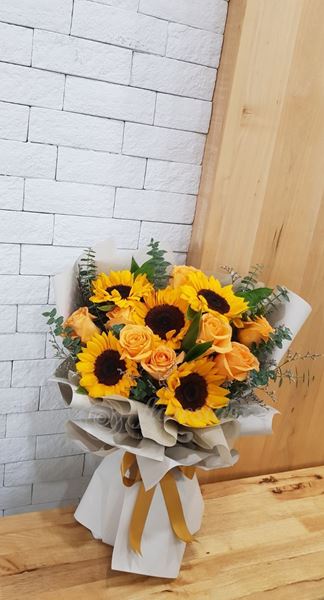 Picture of HB056- Sunflower Roses