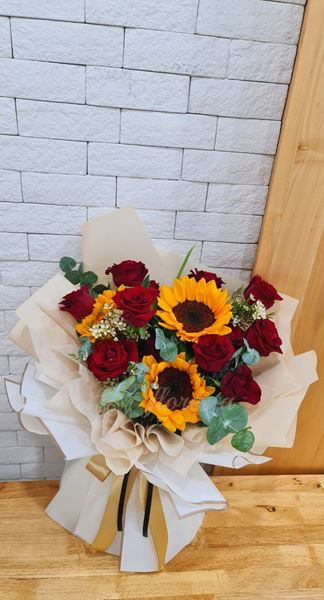 Picture of HB021 - Sunflower Mixed Bouquet